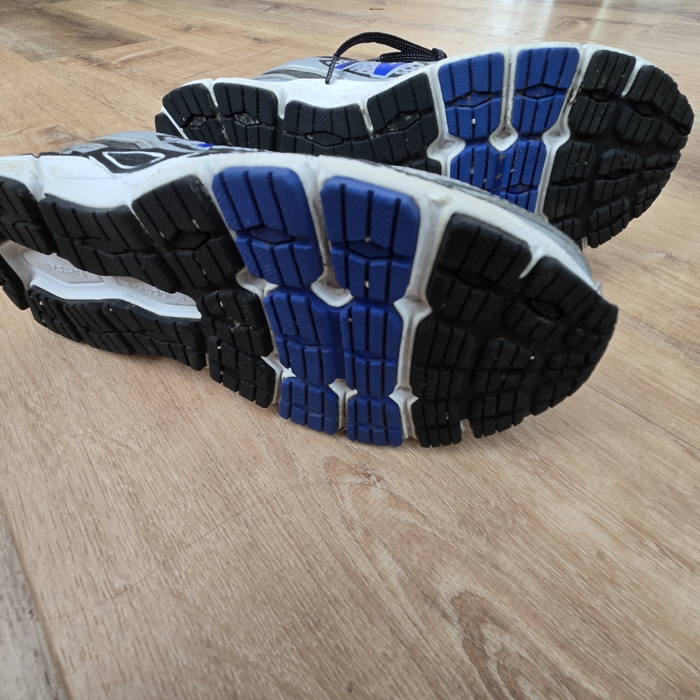 New Balance Men's Gray and Blue Running Shoes - Picture 5 of 5